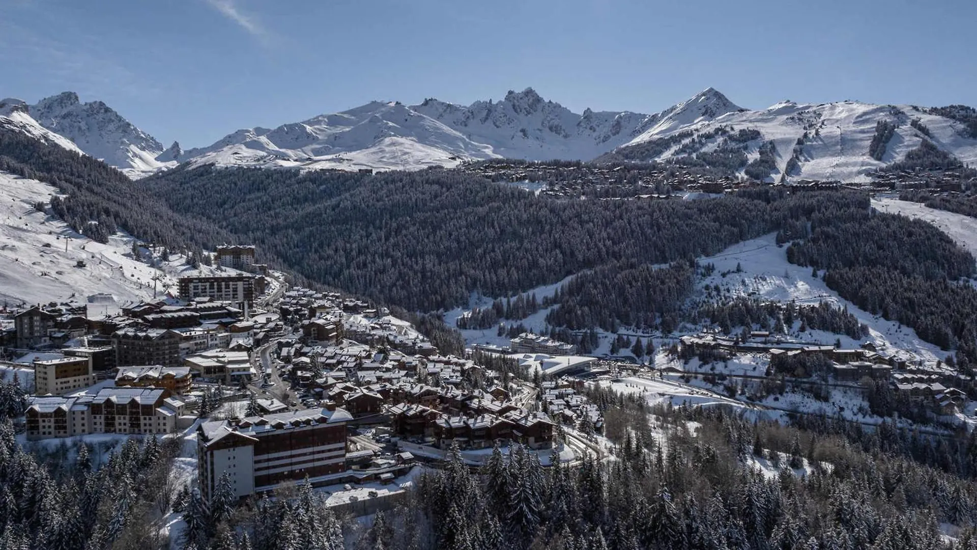 Chalet Mitoyen De Luxe, 4 Chambres En Suite, Proche Centre Et Remontees, Parking, Animaux Acceptes - Fr-1-563-137 Courchevel